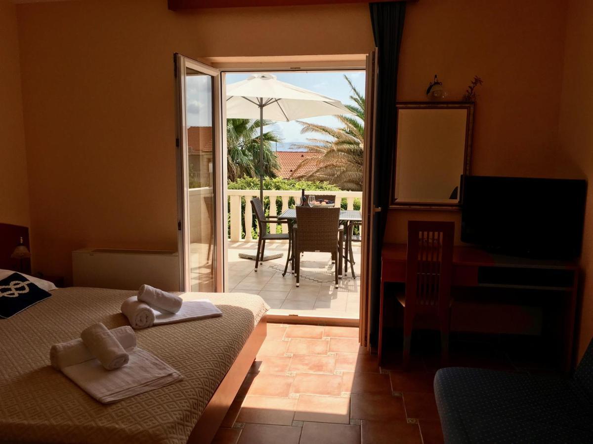 בול Apartments Villa Jadranka Adults Only מראה חיצוני תמונה