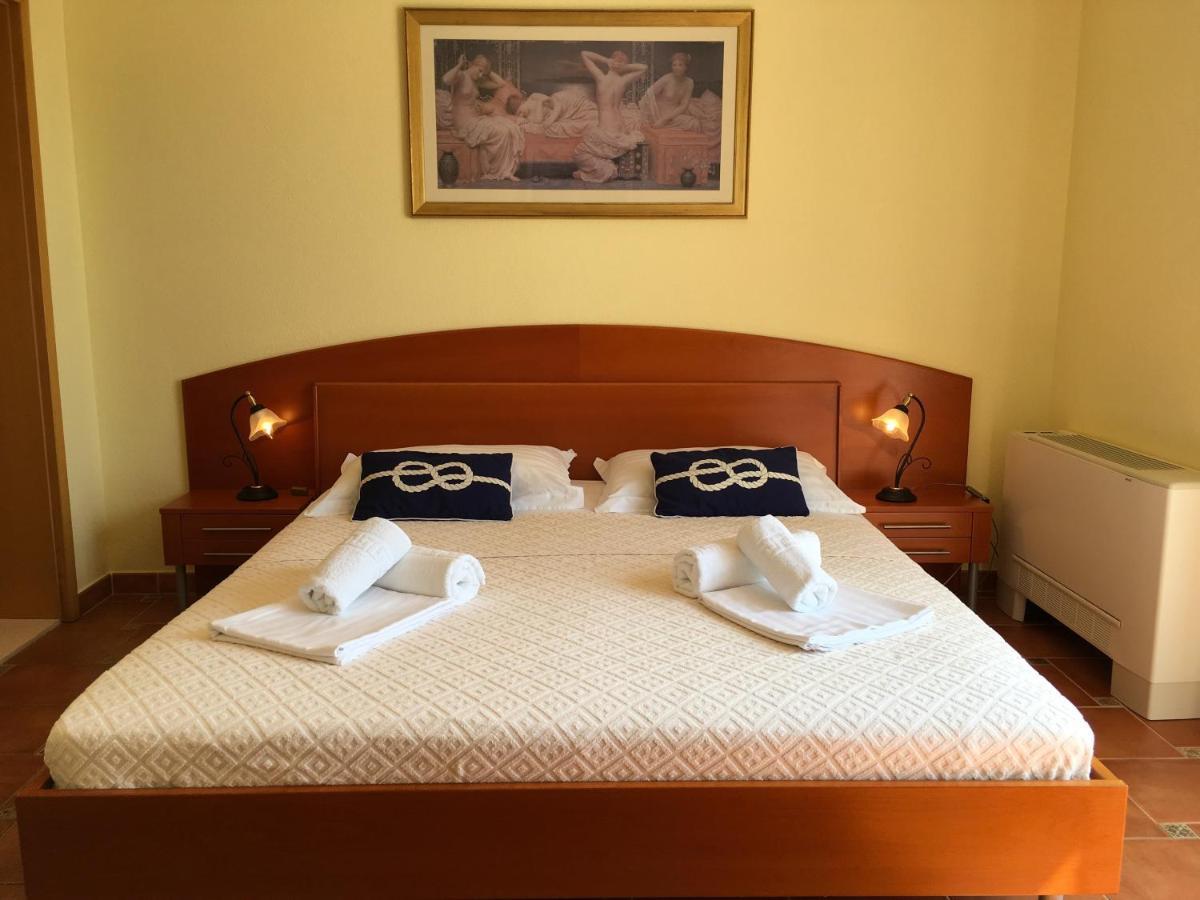 בול Apartments Villa Jadranka Adults Only מראה חיצוני תמונה