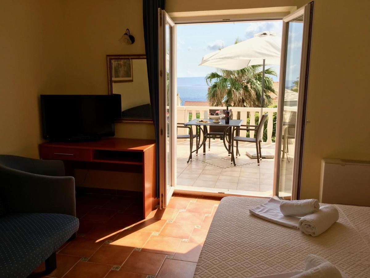 בול Apartments Villa Jadranka Adults Only מראה חיצוני תמונה