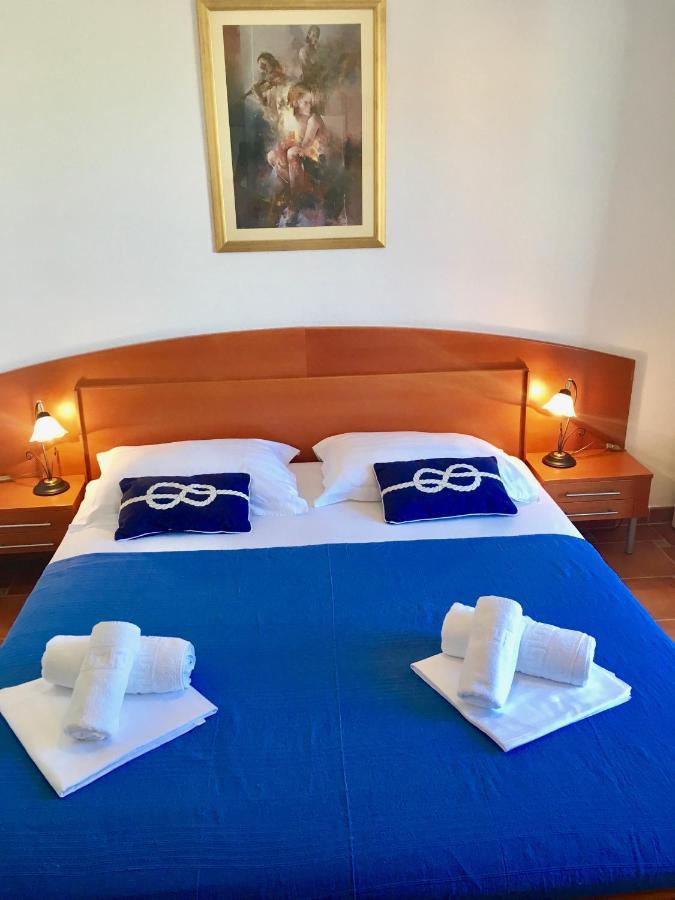 בול Apartments Villa Jadranka Adults Only מראה חיצוני תמונה