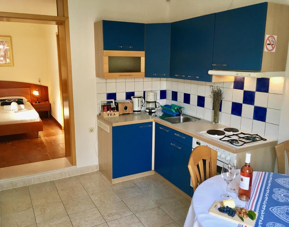 בול Apartments Villa Jadranka Adults Only מראה חיצוני תמונה